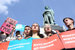 В Москве 9 сентября проходит митинг против повышения пенсионного возраста. Акция, организованная Алексеем Навальным, не согласована с властями. Полиция просит протестующих разойтись