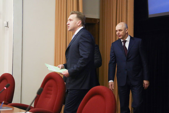 Минфин готов поддержать ВЭБ (на фото слева направо: председатель ВЭБа Игорь Шувалов и первый вице-премьер, министр финансов Антон Силуанов)