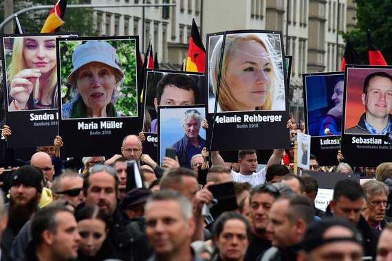 Волна связанных с миграцией протестов началась в Германии две недели назад