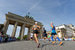 BMW Berlin MarathonПроводится с 1974 г.День старта: середина – конец сентября. Стоимость участия: около 120 евро.Число участников: 44 389* (2018 г.). Рекорд трассы: Элиуд Кипчоге 2.01.39 (2018 г.).Деталь: 16 сентября Кипчоге в Берлине установил новый мировой рекорд в марафонском беге.