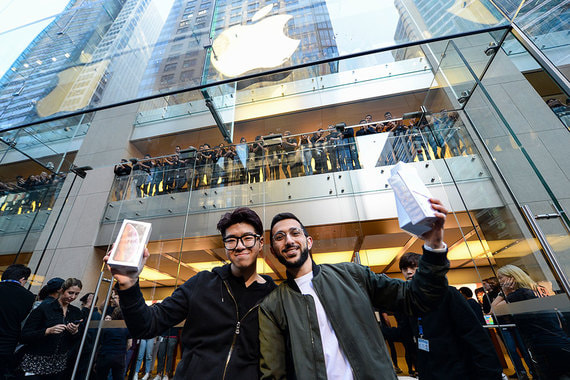 Фанатов техники Apple не смущают даже цены
