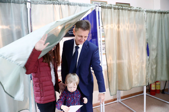 Представителей кандидата в губернаторы Владимирской области от ЛДПР Владимира Сипягина начали удалять с избирательных участков, где начался подсчет голосов