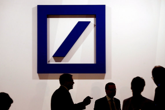 Всего лишь полтора года назад Deutsche Bank заплатил почти $700 млн штрафа за помощь российским клиентам в выводе $10 млрд из страны