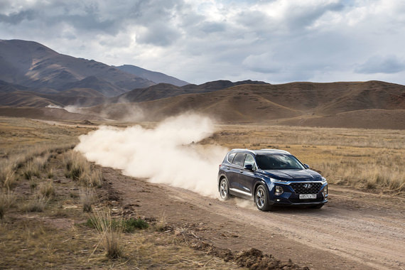 Настройки подвески нового кроссовера Hyundai Santa Fe получились очень драйверскими