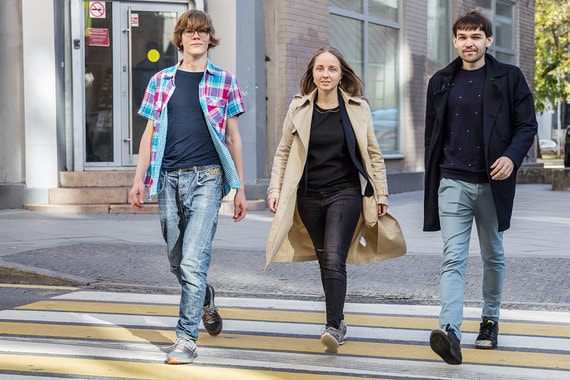 Дела у Friendzone пошли лучше, когда из восьми основателей осталось три: Игорь Бакутин (слева на фото), Дарья Дуброва и Дмитрий Калупин