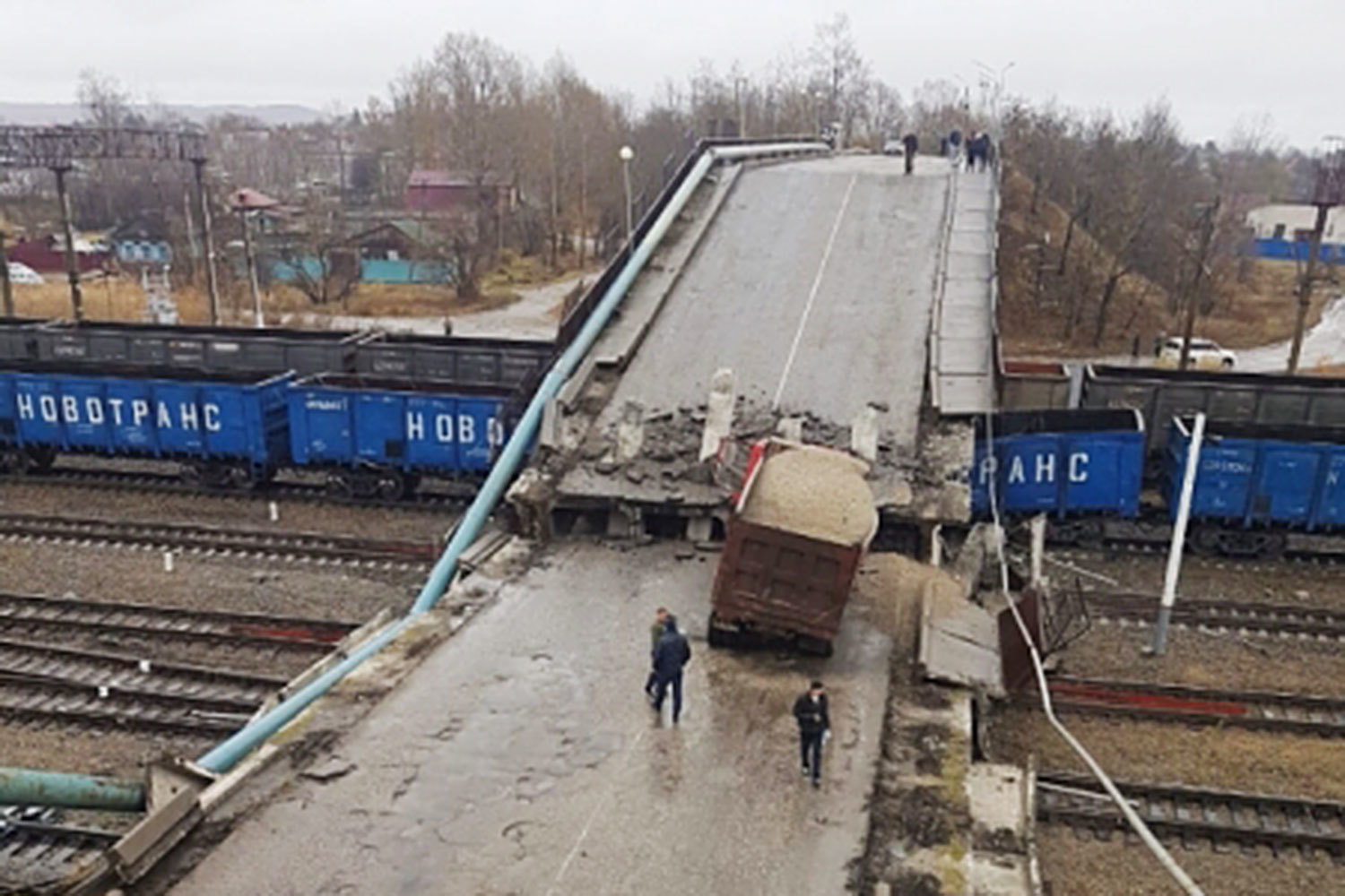 Свободный обрушение. Мосты на ТРАНССИБЕ. Мост упал на ЖД. Обрушение путепровода.