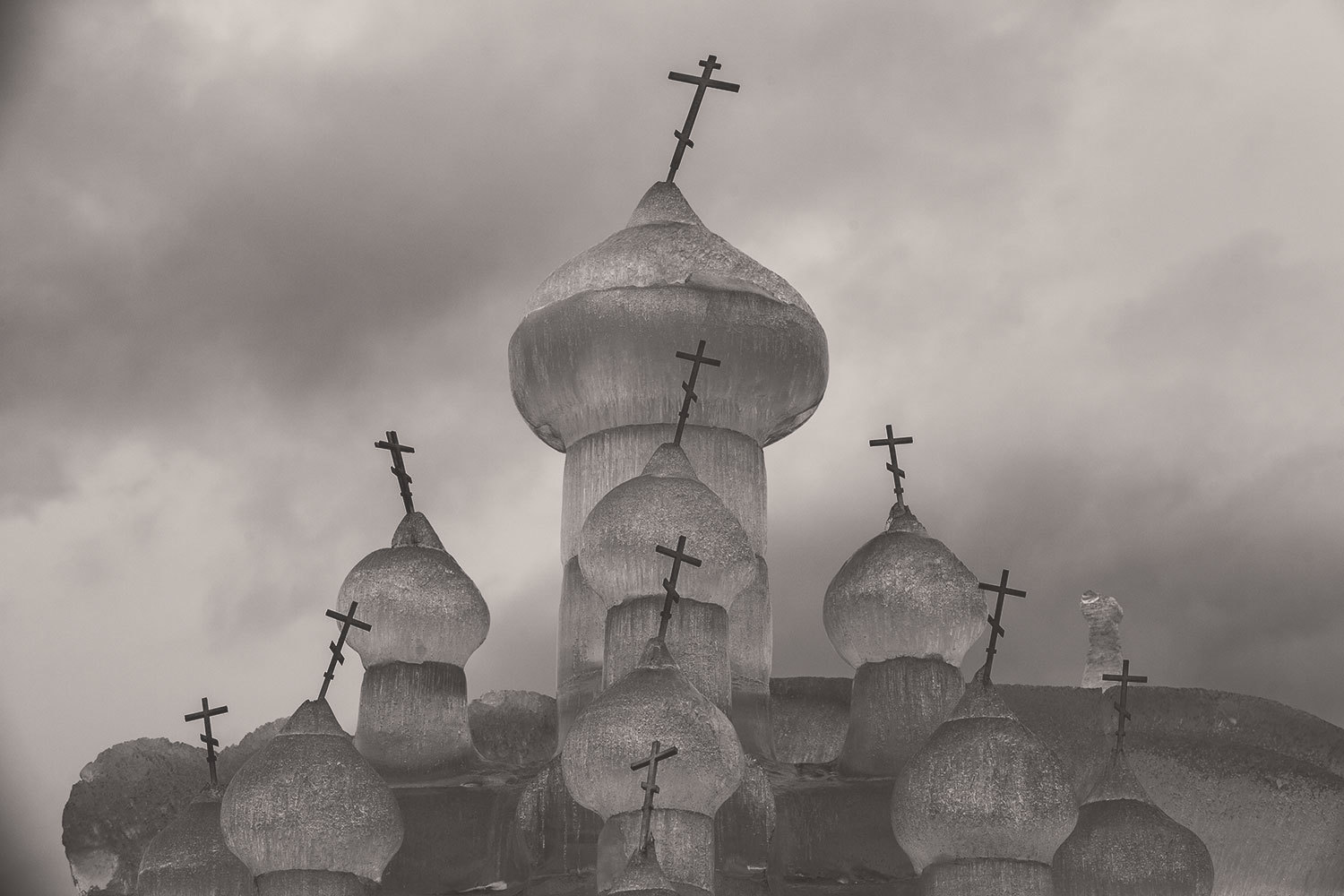 Между церквами. Кризис церкви. РПЦ кризис. Православие обои на рабочий стол 1920х1080. Русь Великая.