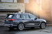 Силовые агрегаты сочетаются с 8-ступенчатой автоматической КПП и полным приводом. Адаптивная пневмоподвеска с изменяемым клиренсом (221 мм, +/-40 мм) входит в базовое оснащение