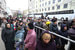 В московском театре «Ленком» завершилась церемония прощания с народным артистом Николаем Караченцовым. Артист умер 26 октября за день до своего 74-летия. Проститься с ним пришли родные, близкие и коллеги актера. На улице возле «Ленкома» собрались сотни людей. Караченцова похоронят на Троекуровском кладбище