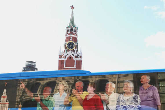 Туристы везут деньги