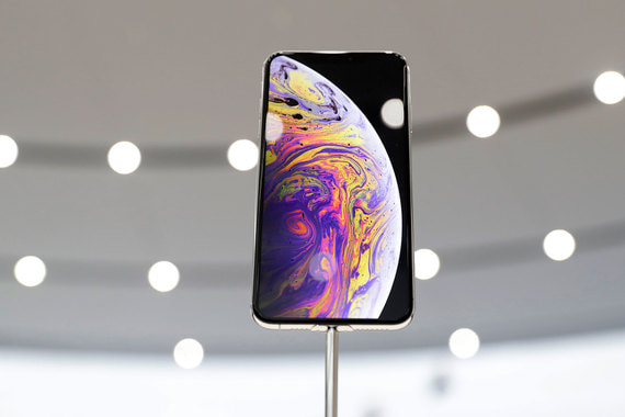 За iPhone Xs пришли те, кто не поменял старые iPhone на X-модель в прошлом году
