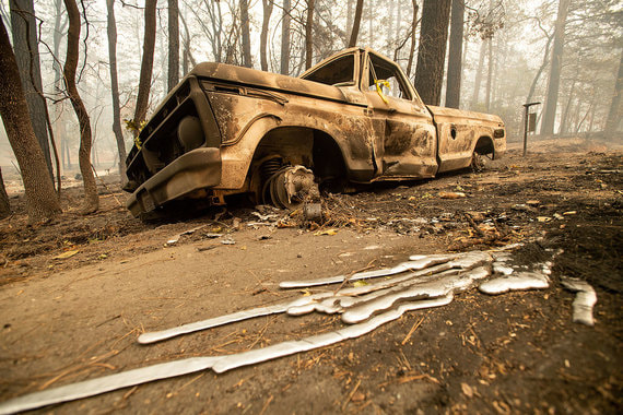 Лесные пожары в Калифорнии унесли жизни не менее 25 человек