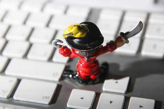В других странах издатели регулярно подают иски против Sci-Hub, обвиняя его в пиратстве, и добиваются блокировки проекта на территории страны