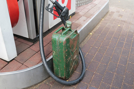 normal 11gh «Роснефть» возобновила торги на петербургской топливной бирже