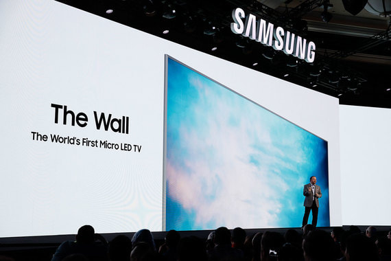 Часть капиталовложений Samsung пошла на производство телевизора с диагональю 146 дюймов, представленного на выставке потребительской электроники в Лас-Вегасе