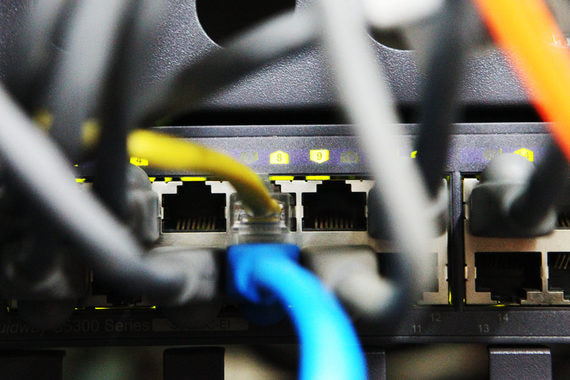 Со вчерашнего дня контролировать работу оборудования специалисты компании не могут