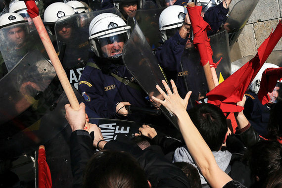 В Афинах начались массовые протесты