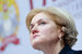 Правительство в ближайшее время определится по налоговым льготам для граждан с низким уровнем дохода, сообщила в кулуарах Гайдаровского форума журналистам вице-премьер Ольга Голодец. «В нашей стране сложилась ситуация, когда налоги являются регрессивными... Сегодня речь идет о той части населения, которая нуждается в поддержке со стороны государства, и мы обсуждаем разные варианты этой помощи» (цитата по «Интерфаксу»)