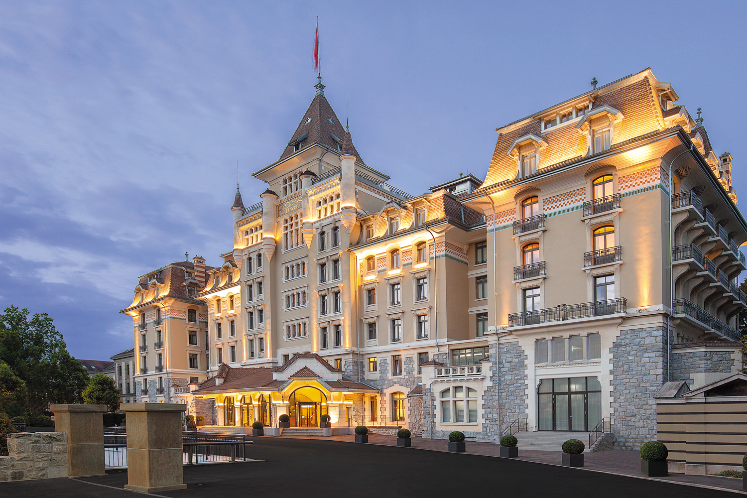 Фасад отеля Royal Savoy Hotel & Spa Lausanne