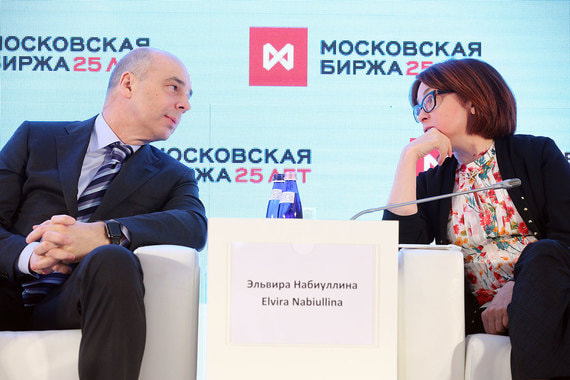 Минфин и ЦБ (на фото министр финансов Антон Силуанов и председатель Банка России Эльвира Набиуллина) договорились о возмещении бюджету пропавших в рухнувших банках 84 млрд руб.