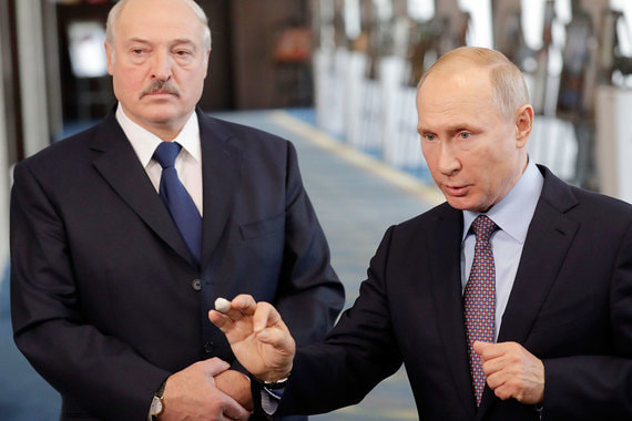 Президенты России и Белоруссии Владимир Путин и Александр Лукашенко на трехдневных переговорах в Сочи не обсуждали готовящийся в России налоговый маневр, который может привести к потерям для белорусского бюджета