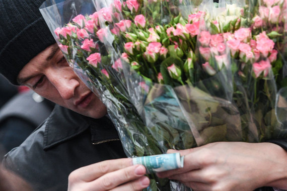 Банки подготовились к 23 февраля и 8 марта