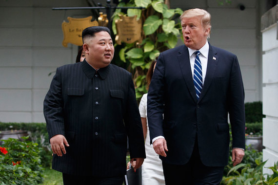 Трамп смог «продемонстрировать Ким Чен Ыну, что он не такая уж легкая добыча, как могло показаться после сингапурского саммита», сказал Гари Самор