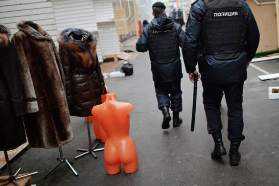 Полиция и Росгвардия несколько дней проверяют крупнейшие московские рынки