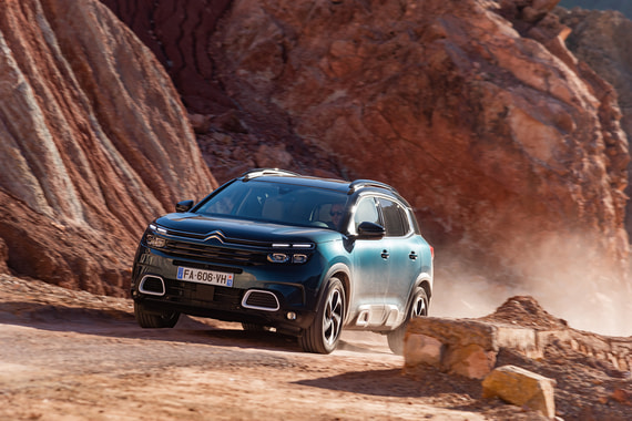 Главный козырь шасси Citroen C5 Aircross – амортизаторы с гидравлическими буферами с прогрессивной характеристикой, которые были разработаны в 90-х гг. прошлого столетия для раллийных «ситроенов»