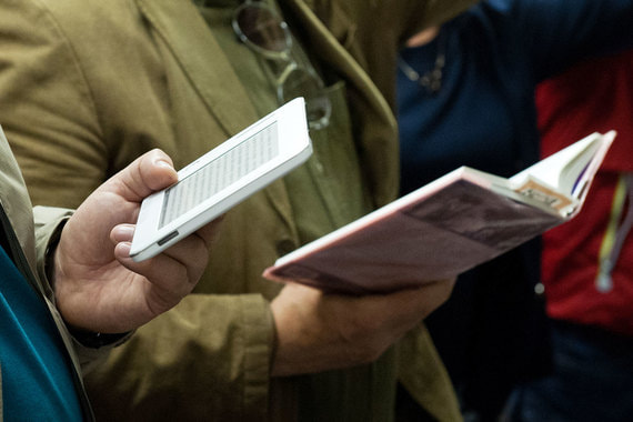 «Электронные книги в форматах fb2 и epub по 50 руб.», «Найдем для вас любую электронную книгу» – такие объявления все чаще начали появляться на российских сервисах объявлений
