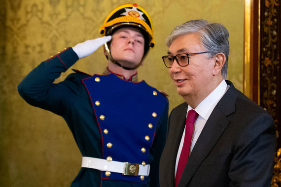Президент Казахстана Касым-Жомарт Токаев объявил во вторник в телеобращении, что принял решение провести досрочные президентские выборы 9 июня