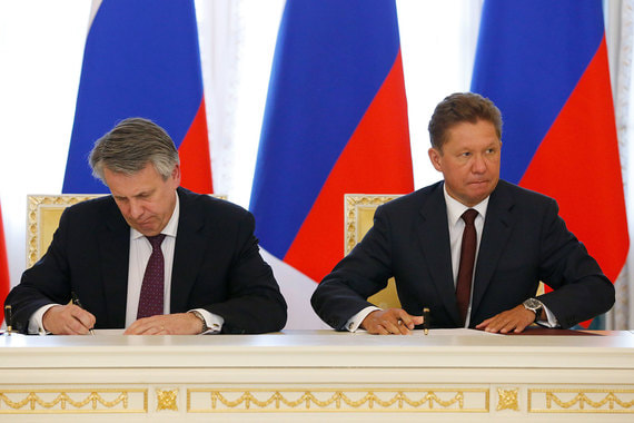 Предправления «Газпрома» Алексей Миллер и глава концерна Royal Dutch Shell Бен ван Берден