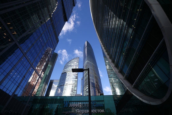 Чиновники могут предложить госкомпаниям перевести их офисы из Москвы и Санкт-Петербурга в другие регионы