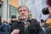 Григорий Явлинскийоснователь партии «Яблоко»Думаю, что журналисту Ивану Голунову сотрудники полиции подбросили наркотики. И все так думают. <...> Иван Голунов широко известен как один из лучших в стране журналистов-расследователей. Объектом его расследований часто становились московские чиновники. Голунов, в частности, писал об элитной недвижимости вице-мэра Москвы Петра Бирюкова, о планах столичной мэрии по вывозу мусора в другие регионы страны, о черных кредиторах, отнявших у москвичей более 500 квартир. И сейчас ему нагло затыкают рот, как многим другим, кто решается говорить правду в полный голос. И то, что случилось с Иваном Голуновым, в любой момент может случиться с каждым.