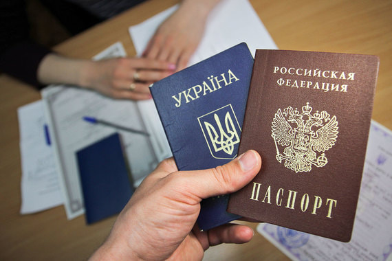 Россияне согласны дать паспорта жителям самопровозглашенных республик