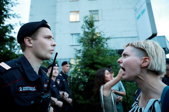«Исключение из правил, а не норма». Что политологи думают об освобождении Голунова