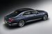 Колесная база Flying Spur увеличена по сравненю сравнению с седаном второго поколения на 130 мм (до 3195 мм). При этом длина выроса на 17 мм (до 5316 мм), ширина осталась прежней (1978 мм), высота снзилась на 4 мм (1484 мм)