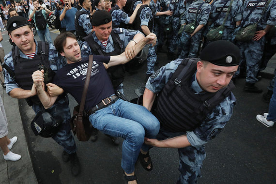 Акция в поддержку Голунова завершилась массовыми задержаниями