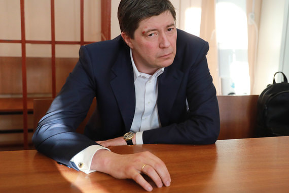 Альфа-банк выиграл первый иск на 17 млрд руб. к структурам, связанным с бывшим владельцем банка «Югра» Алексеем Хотиным