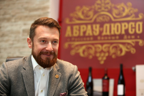 Соглашение о намерениях подписали главный исполнительный директор X5 Игорь Шехтерман и президент «Абрау-Дюрсо» Павел Титов