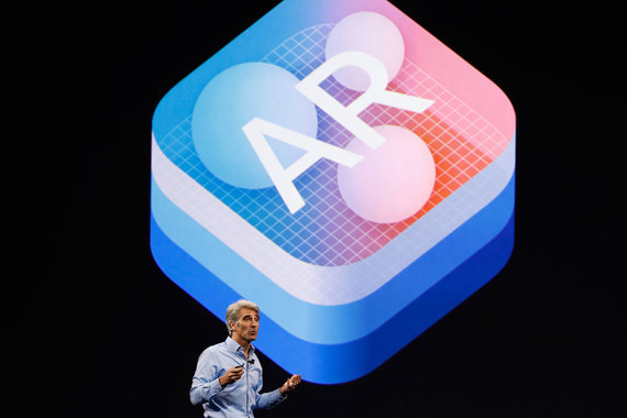 Apple впервые представила инструменты для разработчиков приложений в сфере AR в 2017 г.