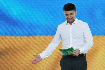 С кем Зеленский поделится властью после выборов в Раду. Прогнозы экспертов