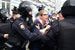 «Зачем вы надели каски, чего вы боитесь? Я похожа на особо опасную преступницу? Кого вы боитесь? Девушку на 21-м дне голодовки?» – сказала Соболь сотрудникам МВД перед своим задержанием