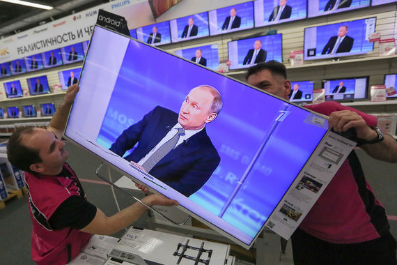 Для Путина уже на первом сроке было придумано несколько форматов, трансляция которых на ТВ стала традиционной