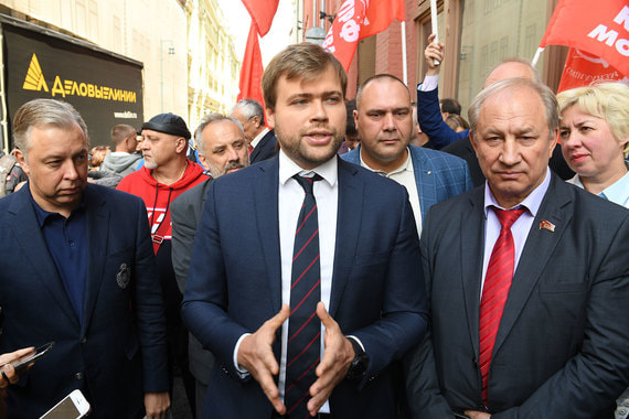 Коммунисты Вадим Кумин, Леонид Зюганов и Валерий Рашкин (слева направо) готовы включиться в протесты