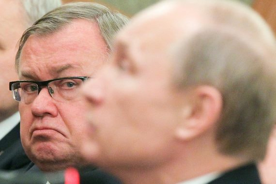 Президент банка ВТБ Андрей Костин и президент Владимир Путин