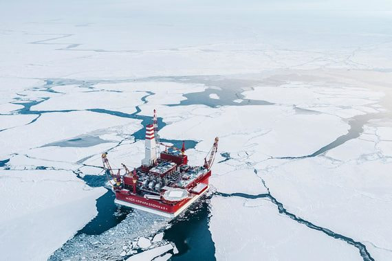 Правительство разрешит частным компаниям добычу нефти и газа в Арктике