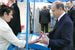 2005 г.Покидая авиасалон МАКС, Путин решил купить два мороженых. Он остановился на клубничном и шоколадном рожке компании Nestle. Президент пытался расплатиться купюрой в 1000 руб., но сдачи не было, тогда он протянул 500 руб. Мороженое, как выяснилось, стоило 15 руб.