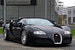 Bugatti Veyron (2005–2013) был самым быстрым в мире серийным автомобилем (до 431 км/ч). Каждый суперкар приносил VW убыток в 4,6 млн евро
