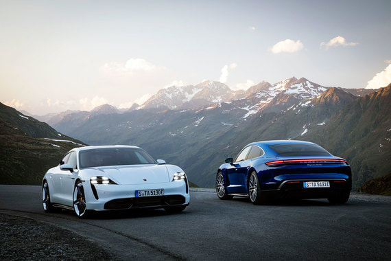 Porsche Taycan является связующим звеном между наследием и будущим, сказал председатель правления компании Оливер Блуме